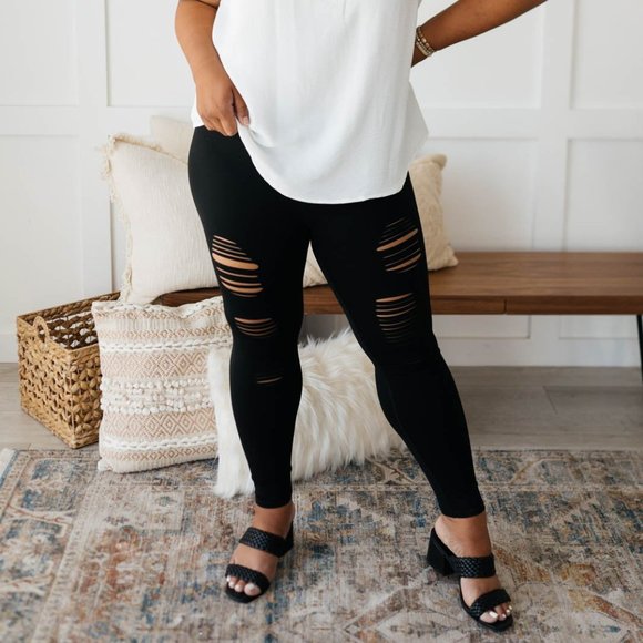 Black Distressed Leggings 2X NWT - Picture 3 of 5